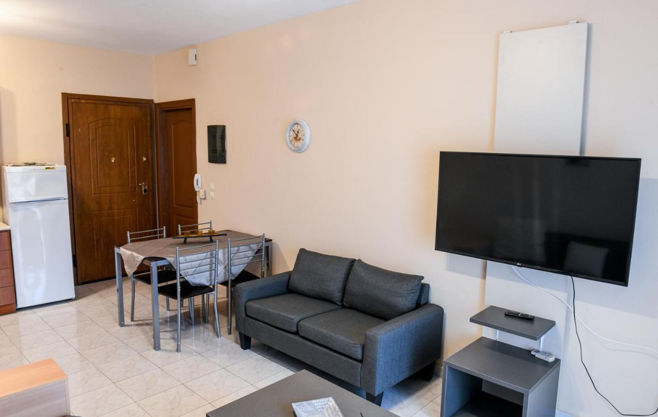 Papi'S Free Parking Apartments 2 - 2 Bedroom อเล็กซานโดรโพลิส ภายนอก รูปภาพ