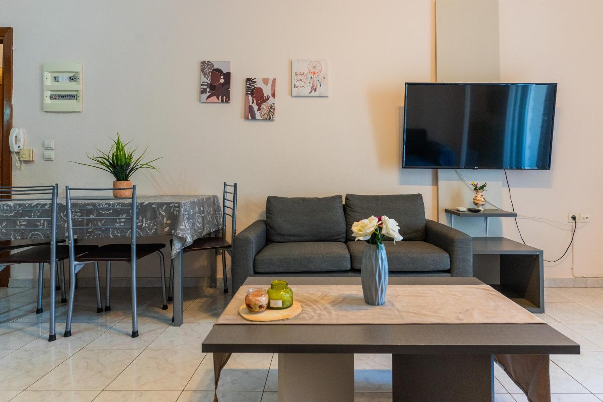Papi'S Free Parking Apartments 2 - 2 Bedroom อเล็กซานโดรโพลิส ภายนอก รูปภาพ