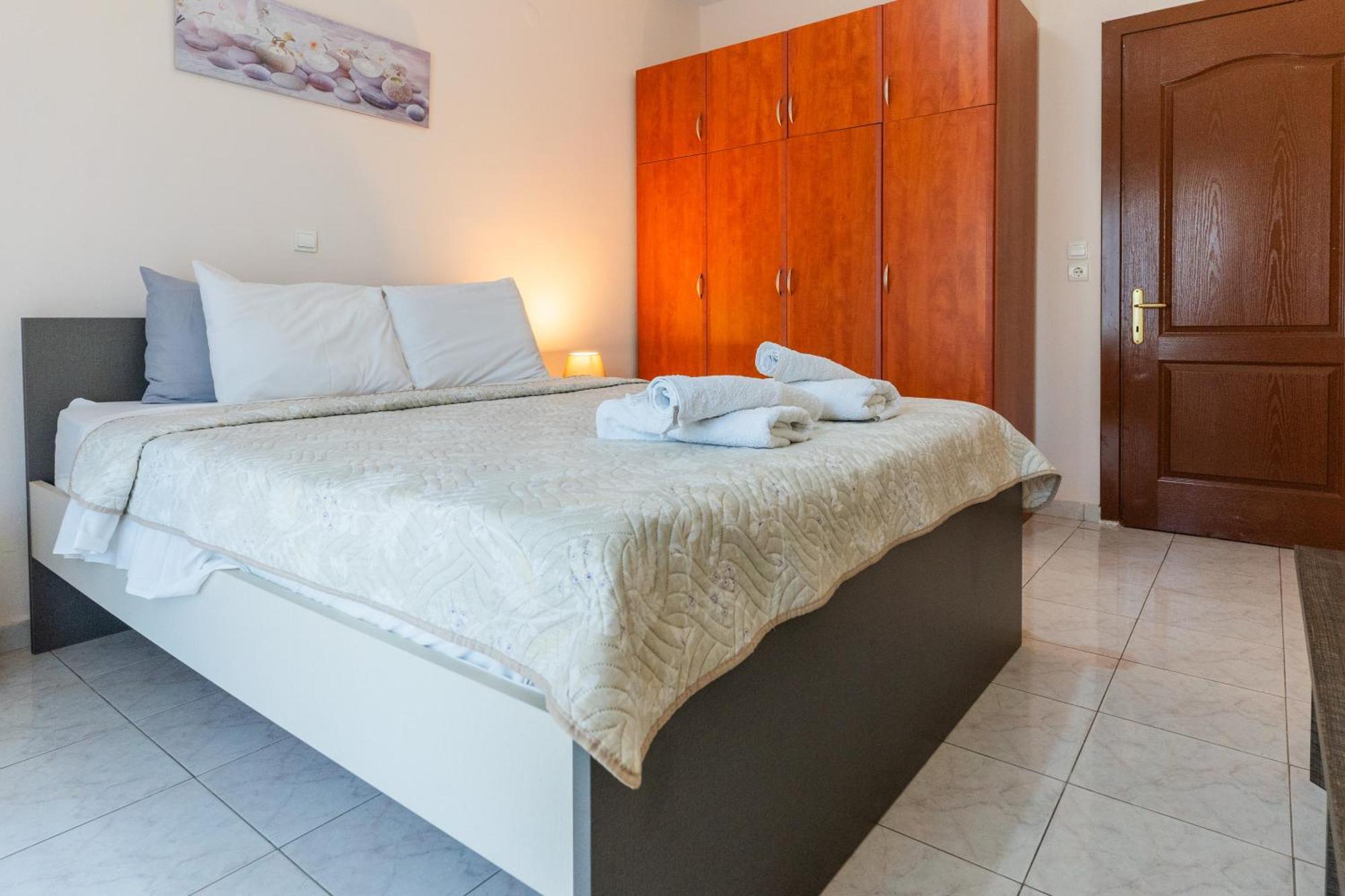 Papi'S Free Parking Apartments 2 - 2 Bedroom อเล็กซานโดรโพลิส ภายนอก รูปภาพ